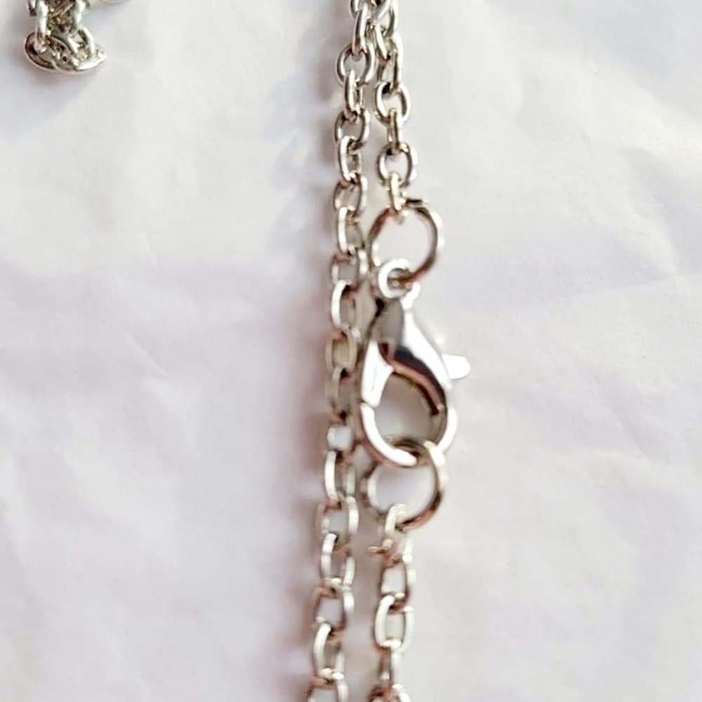 Princess Anna & Olaf From Frozen Necklace - Picture 3 of 3